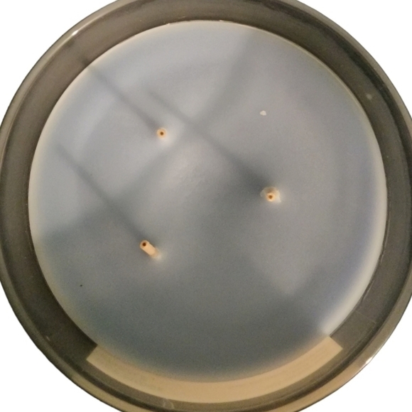 Bath Body Works Candle HOT FUDGE DRIZZLE Scented 3-wick Jar Wax - Picture 2 of 2